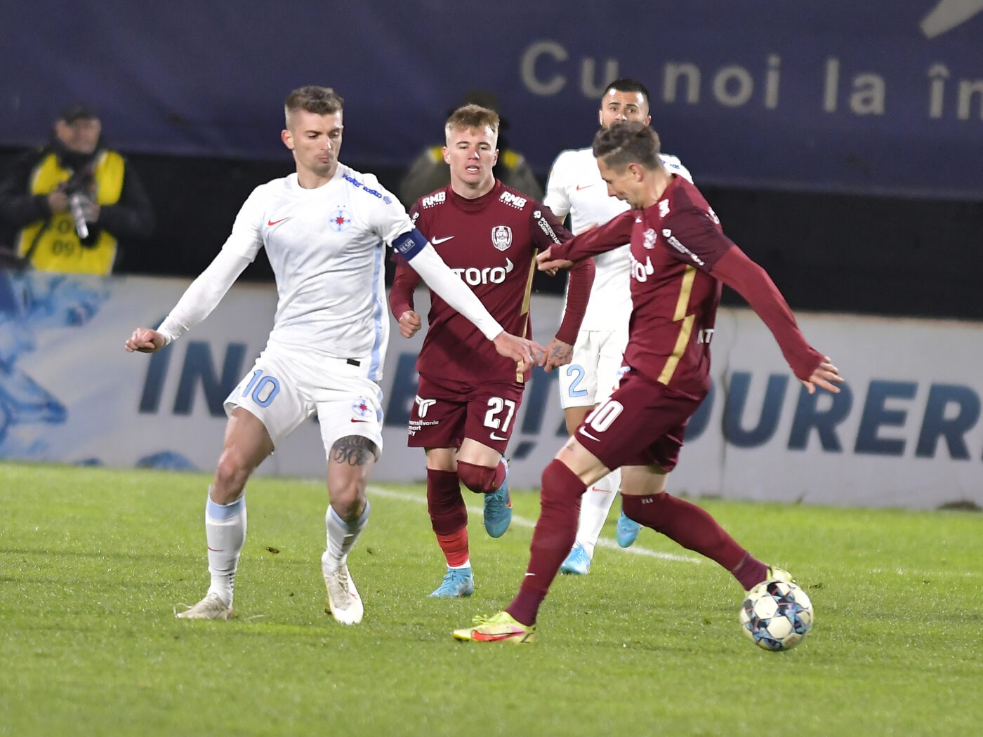 CFR Cluj „a deschis șampania” după plecarea lui Florin Tănase de la FCSB: „Era motorul echipei! Trăgea echipa după el!”