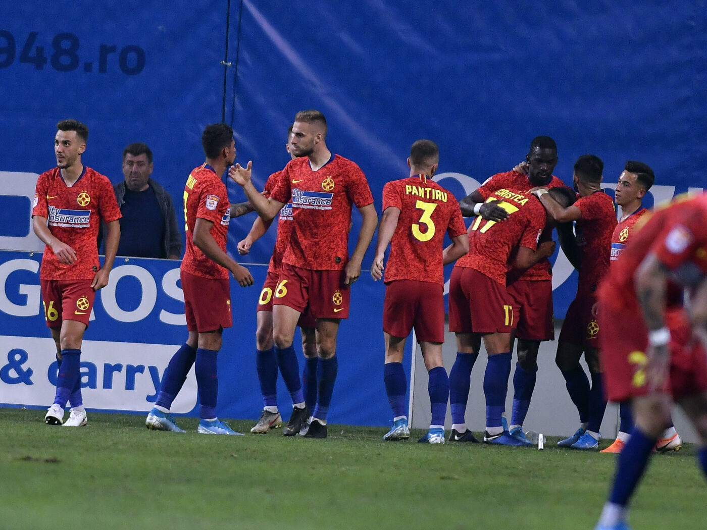 Gigi Becali l-a dat afară de la FCSB, iar acum atacantul a devenit erou: și-a făcut echipa campioană cu un gol din foarfecă! | VIDEO