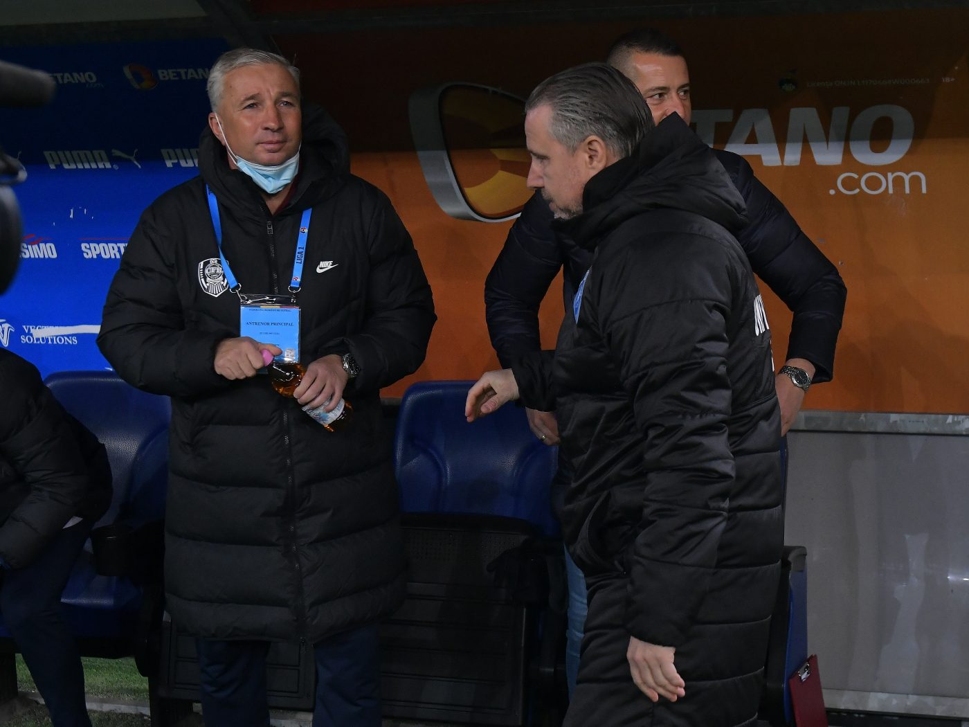 Laurențiu Reghecampf se bucură de suspendarea lui Dan Petrescu pentru derby-ul Universitatea Craiova – CFR Cluj. „E un minus pentru ei!”
