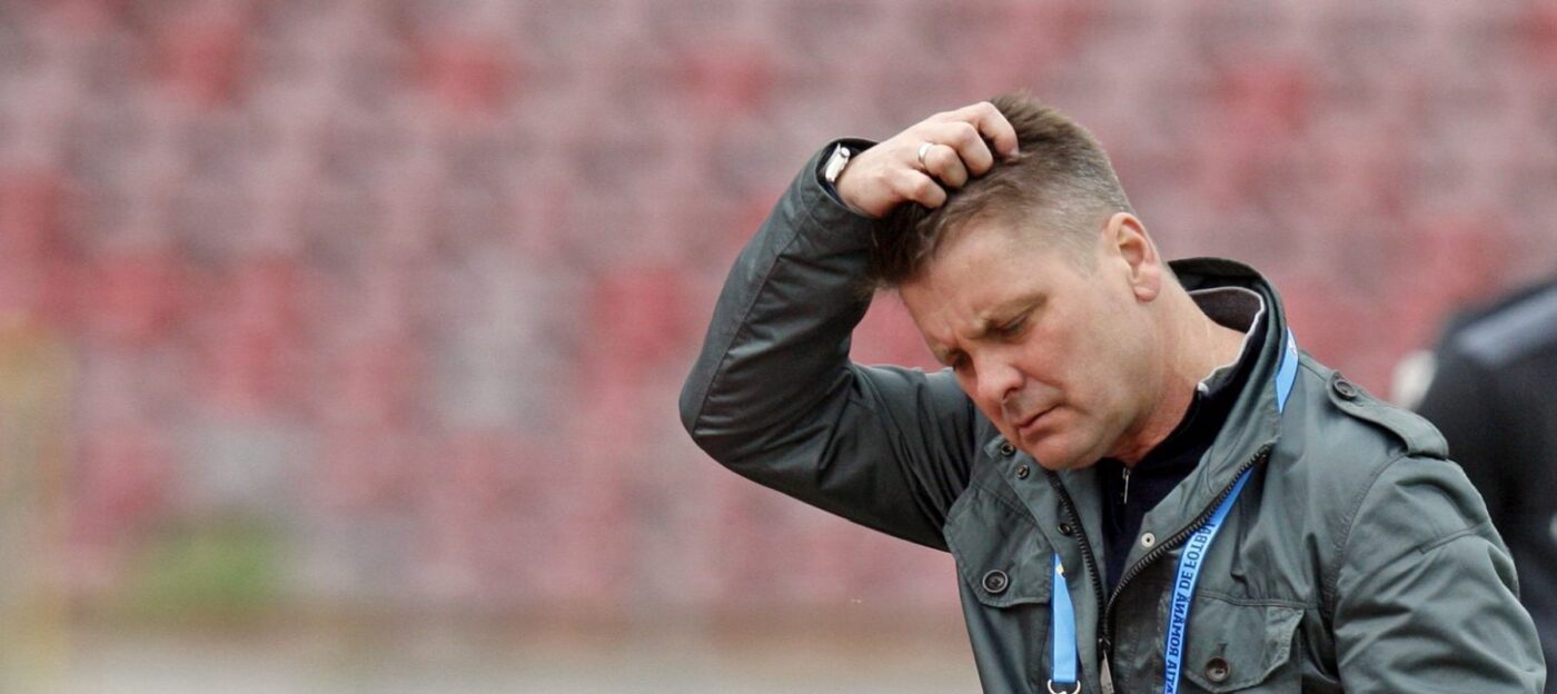Un fost antrenor al lui Dinamo îi face praf pe jucătorii roș-albi! „Băi băiatule, ai două viteze: încet și rezemat de gard!” și „Avea maletă, mai trebuia să-i dau mănuși” + Nu a scăpat nici Dusan Uhrin: „Nu e potrivit. De ce ai mai venit înapoi?”