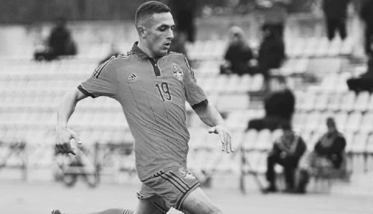 Un fotbalist ucrainean a fost răpit de către soldații ruși, torturat, ucis și aruncat într-o groapă comună!