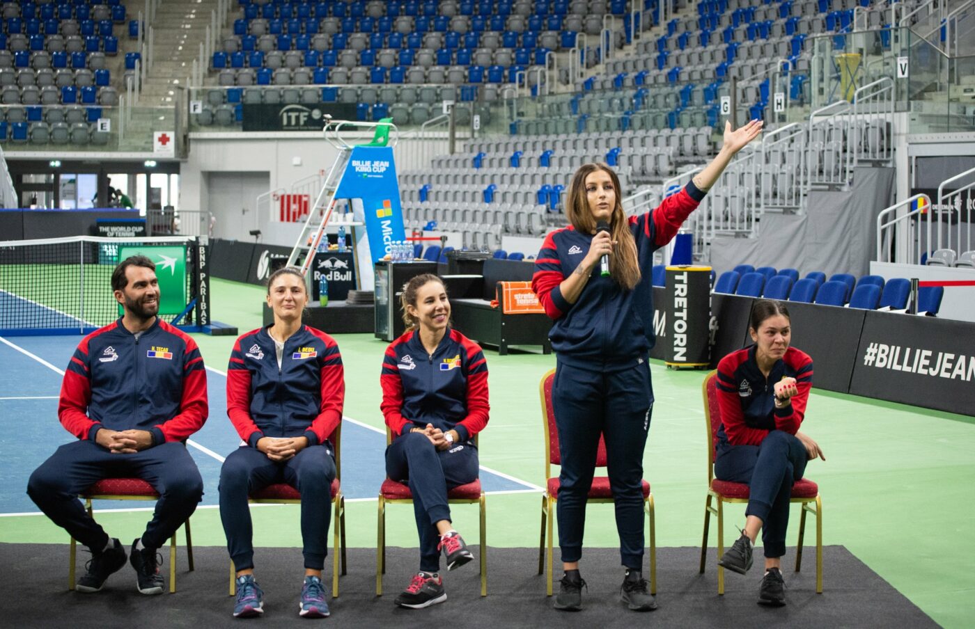 Andreea Prisacariu i-a lăsat cu gura căscată pe polonezi, la ceremonia tragerii la sorți din Fed Cup: „Bătălia de la Codrii Cosminului, partea a doua!” Ce gest neașteptat a putut face sportiva