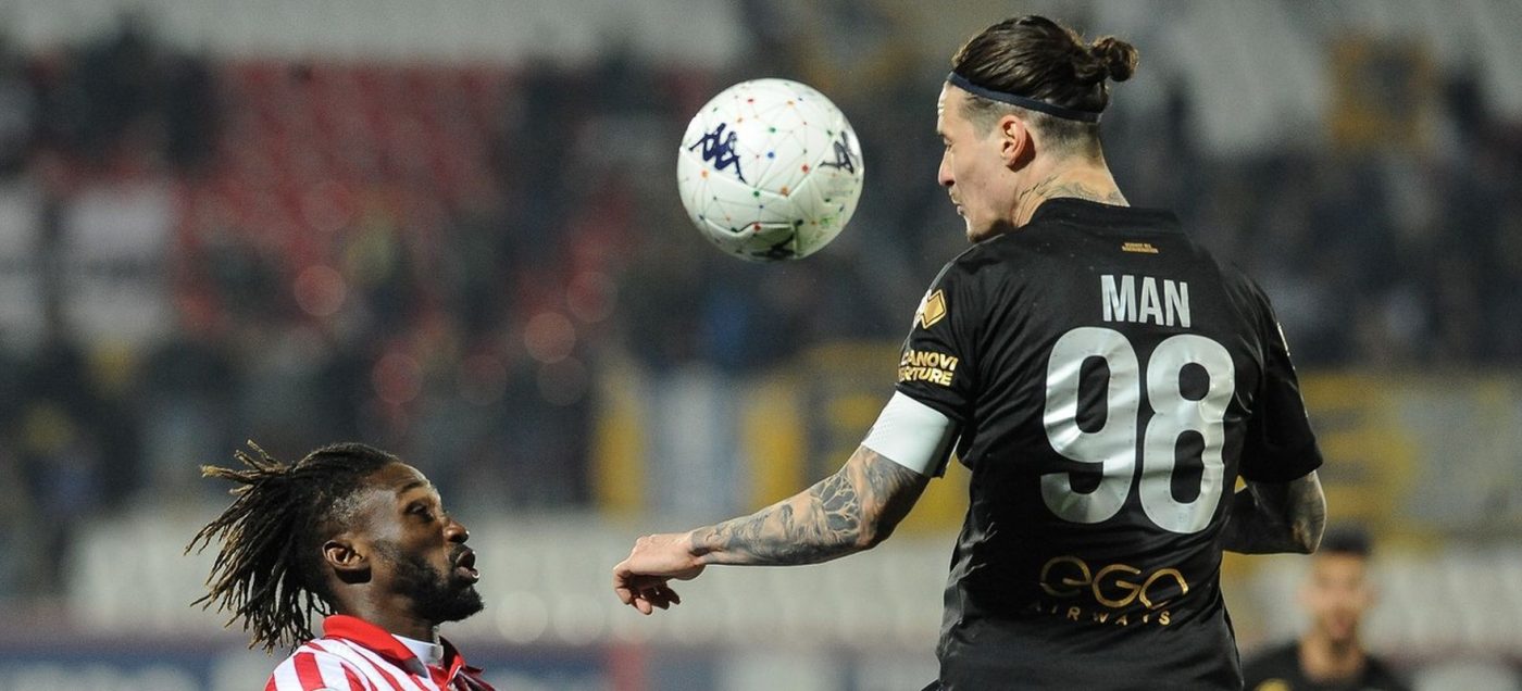 Transferul lui Dennis Man la Parma, făcut praf: „L-am păcălit pe american! Are două viteze, încet și pe loc”