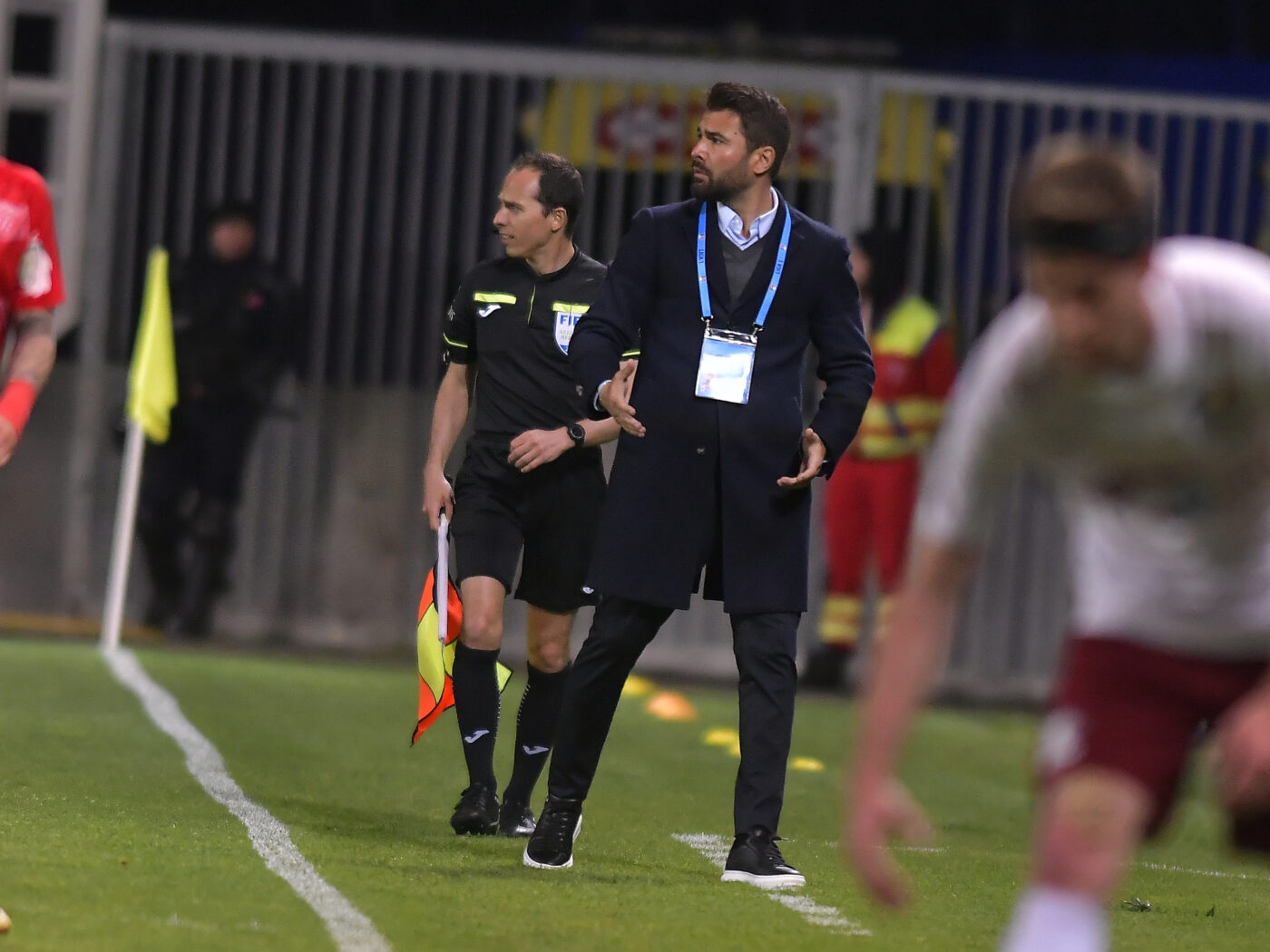 Adrian Mutu dă vina pe „autobaza” lui Emil Săndoi pentru primele puncte pierdute la Rapid: „S-au apărat pe trei linii, era aglomerație”