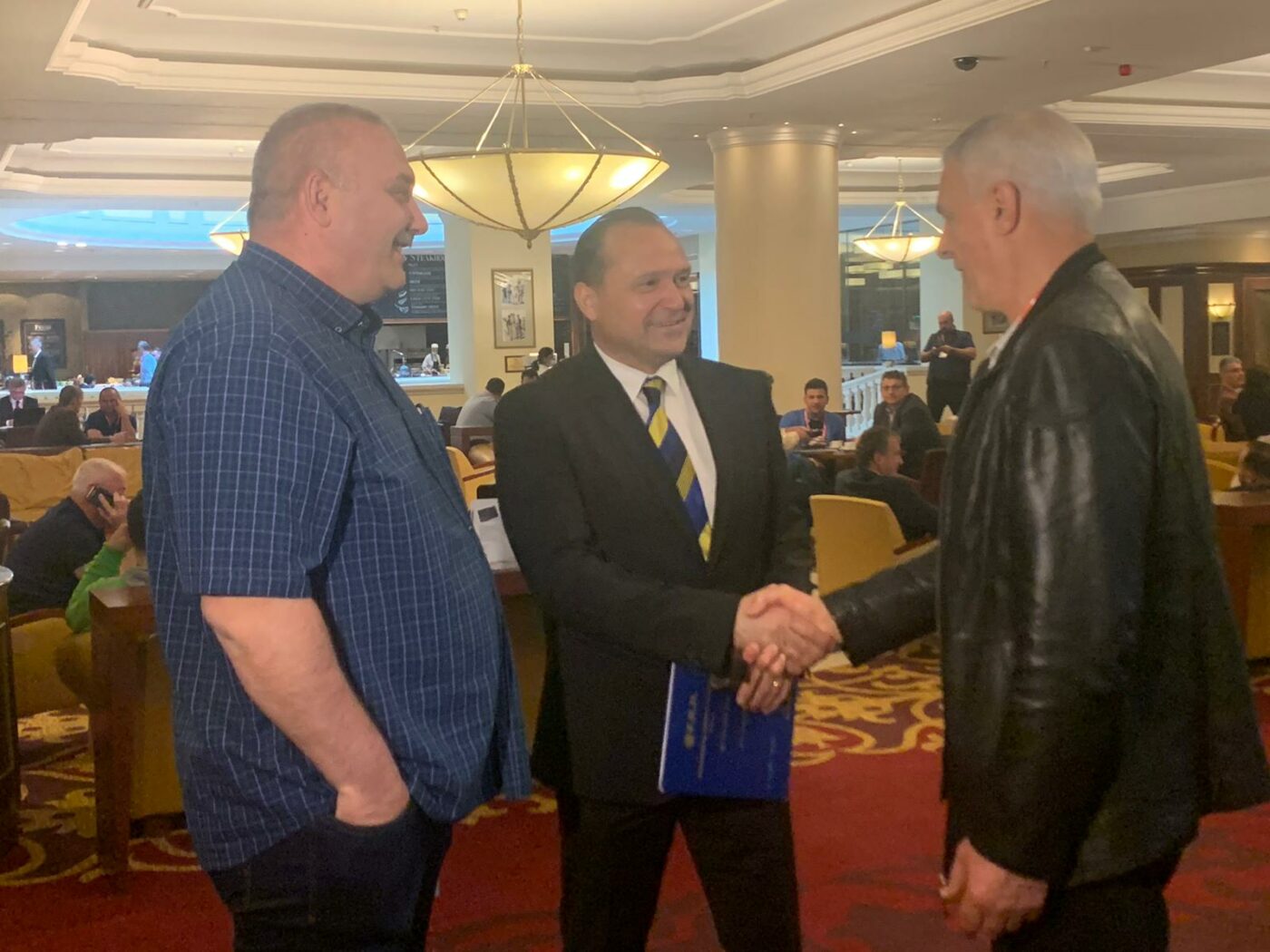 Prima reacție a lui Constantin Din după ce a devenit noul președinte al Federației Române de Handbal: „Am o demisie semnată în alb! Îmi acord un an de zile”. Ce spune despre legendele care nu au fost primite la Adunarea Generală