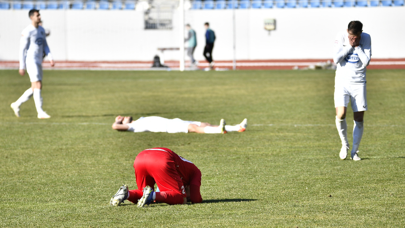 Dezvăluiri incredibile despre ce se întâmplă la Viitorul Pandurii, un club privat din Liga 2 intrat peste noapte în insolvență: ”Am fost mințiți și umiliți. S-ar putea regiza un film de Oscar după aventurile din ultimul sezon, genul horror / dramă”