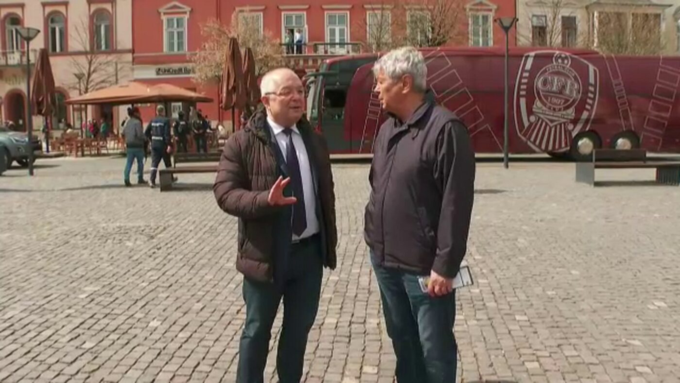 Mircea Lucescu a împărțit bilete în centrul Clujului. Câți spectatori vor asista la amicalul CFR – Dinamo Kiev