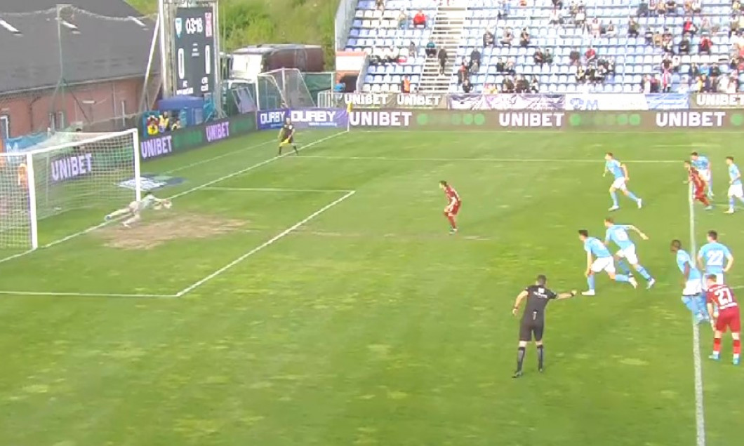Penalty-ul care o poate face pe FCSB favorită la titlu! Arbitrul Adrian Cojocaru a decis repetarea loviturii de pedeapsă după ce Ciprian Deac marcase în primă instanță