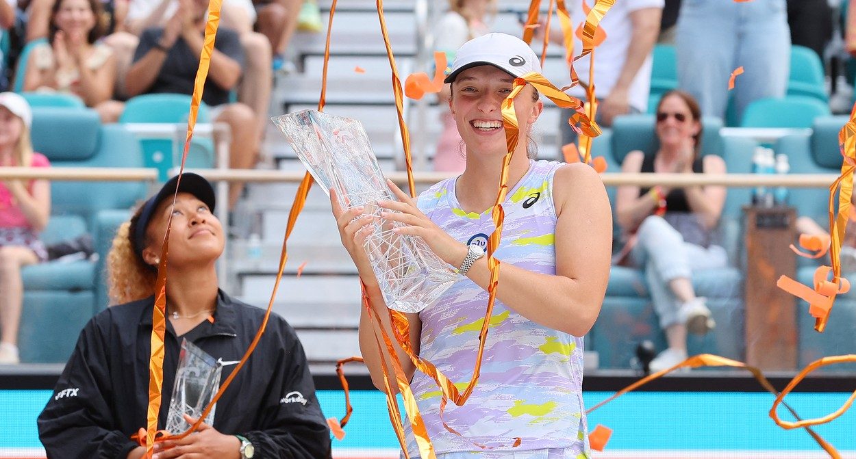 „Nu încercați asta acasă!” Iga Swiatek, execuție din altă lume în finala cu Naomi Osaka de la Miami | VIDEO