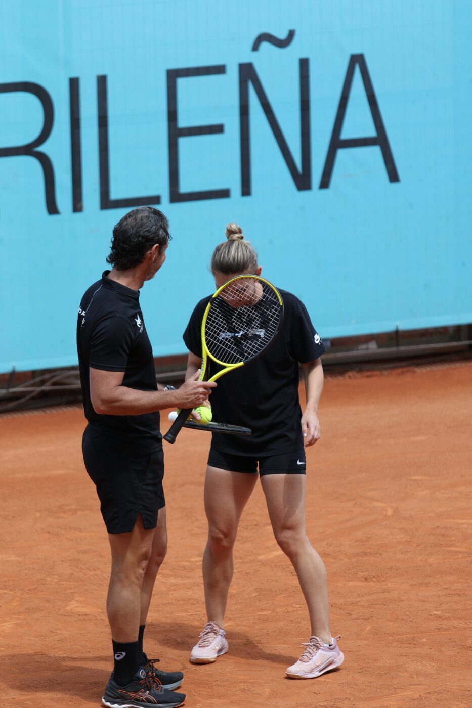 Probleme importante pentru Simona Halep la Madrid: a fost diagnosticată cu gastrită, din cauza bacteriei „Helicobacter pylori”! | EXCLUSIV