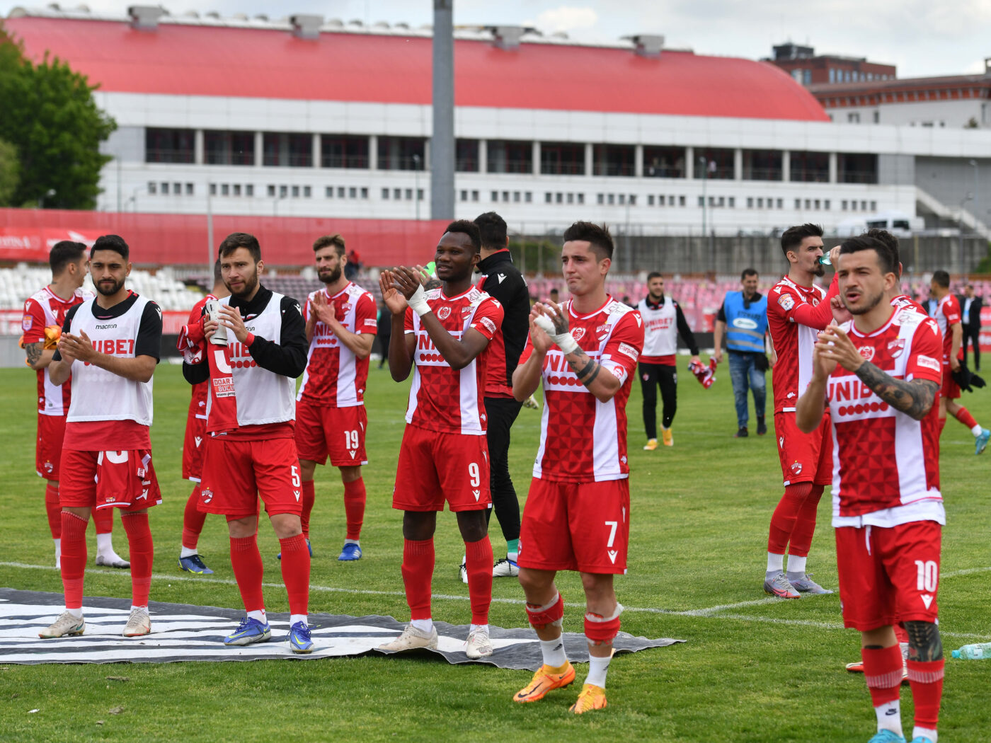 Acuzații grave la adresa oficialilor de la Dinamo. „N-am avut nici 5 bani de Paști. Nu însemnăm nimic pentru cei din conducere”