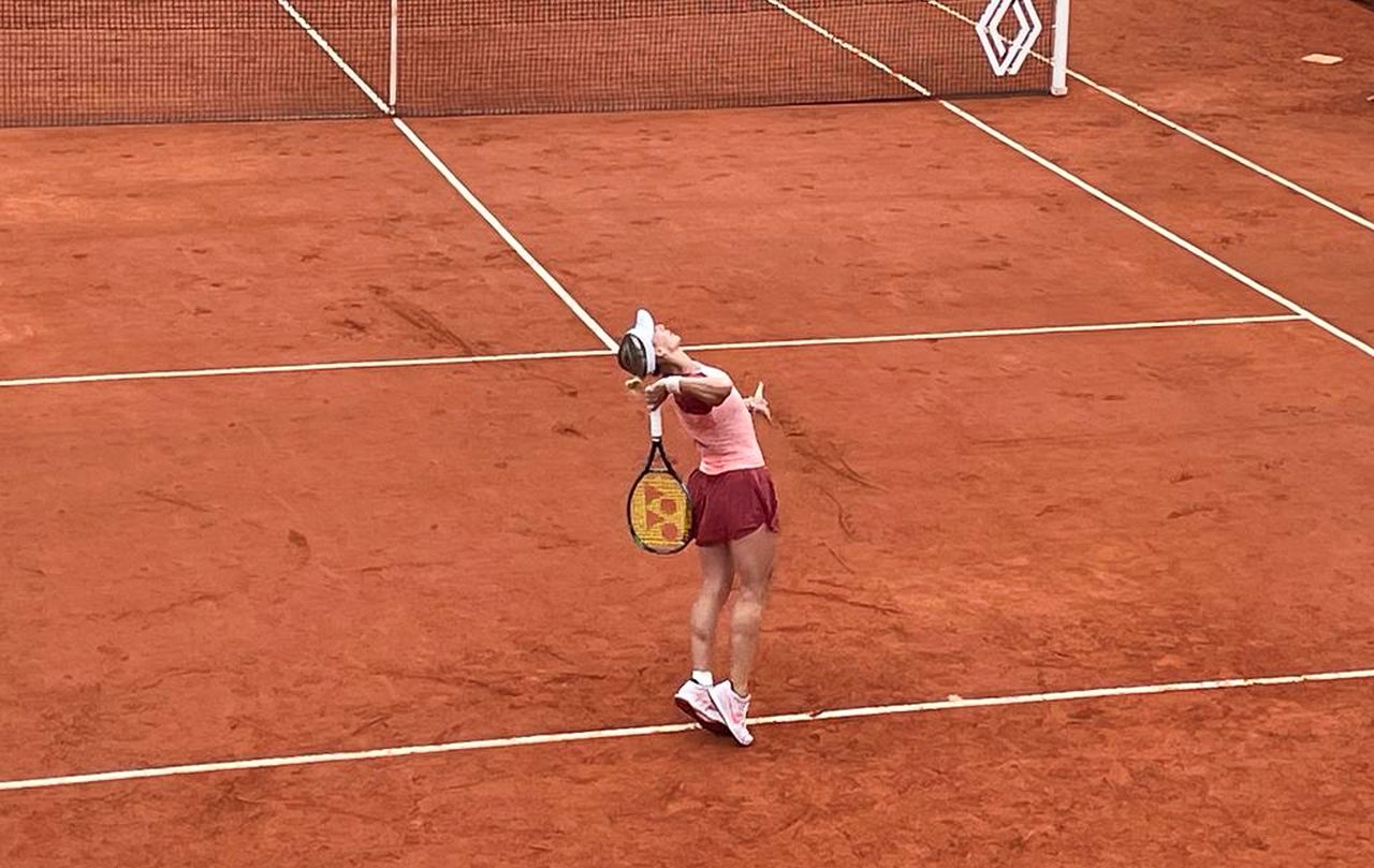 Ana Bogdan a pierdut dramatic la Roland Garros cu Victoria Azarenka, fostul lider mondial, și a ieșit din Top 100! „Ploaia nu m-a avantajat”