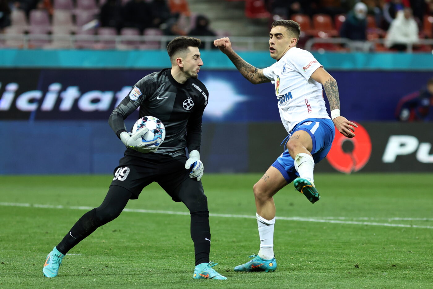 Veste horror pentru Andrei Vlad! Cariera portarului uitat pe bancă la FCSB este în mare pericol: „Asta îi mai rămâne să facă!” De când n-a mai apărat „Messi al portarilor” | EXCLUSIV