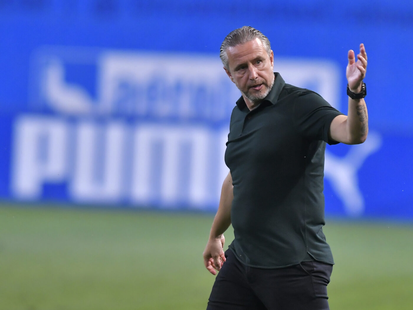 Reghecampf a făcut la Craiova mai mult decât i-ar fi permis în mod normal lotul avut la dispoziție