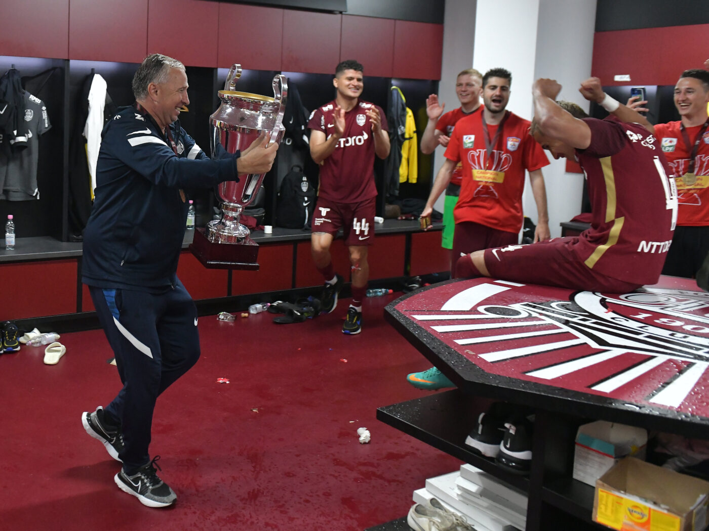 Dan Petrescu, entuziasmat după victoria campioanei României cu Partizan Belgrad: „Dacă îmi aduc cireașa de pe tort, nu mă supăr!”