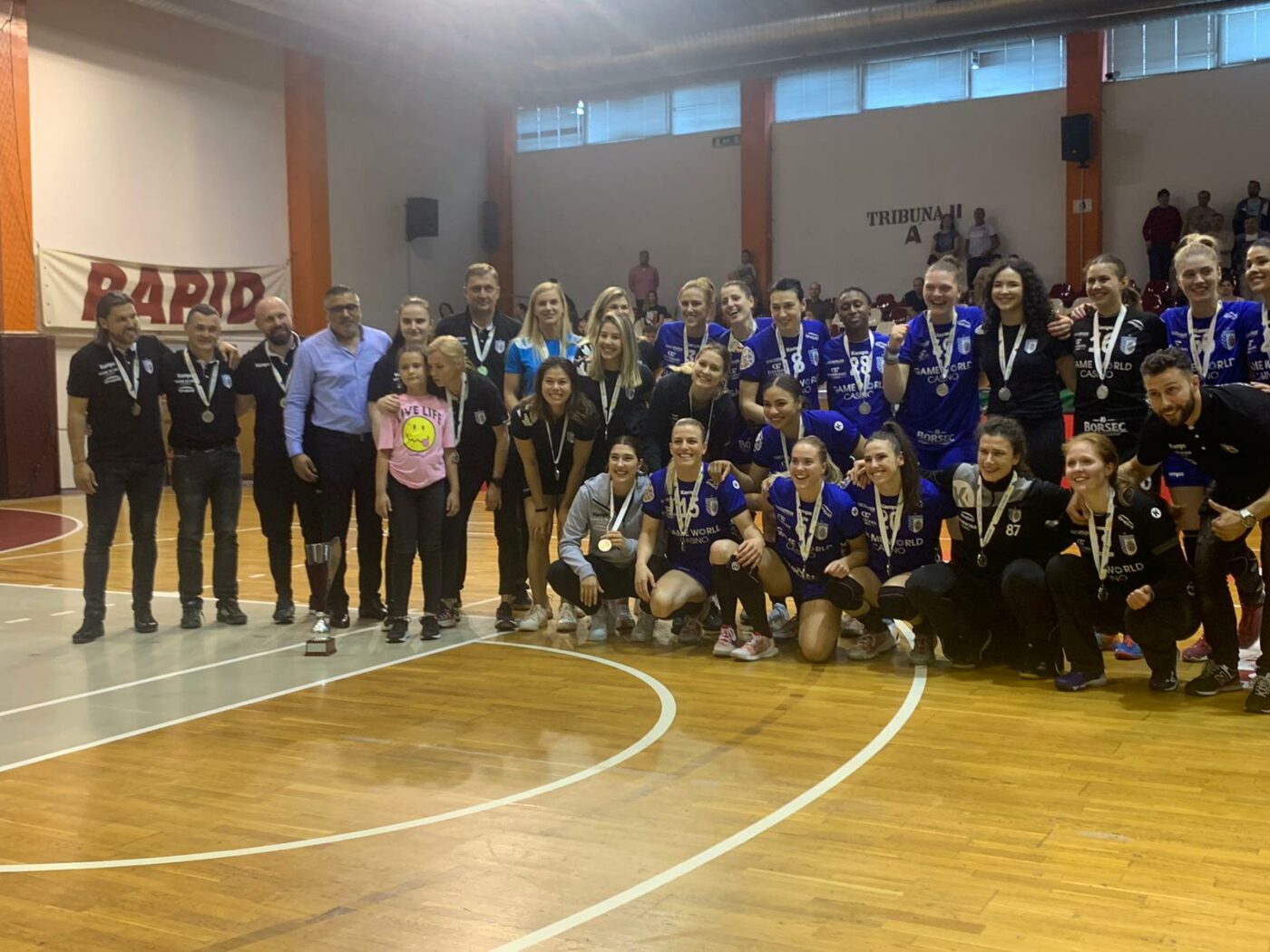 CSM București, în pericol să rateze Liga Campionilor! Tehnicianul Adi Vasile, dat afară? Cristina Neagu, la pământ după ce obiectivele au fost ratate: „Cel mai greu an!” | SPECIAL