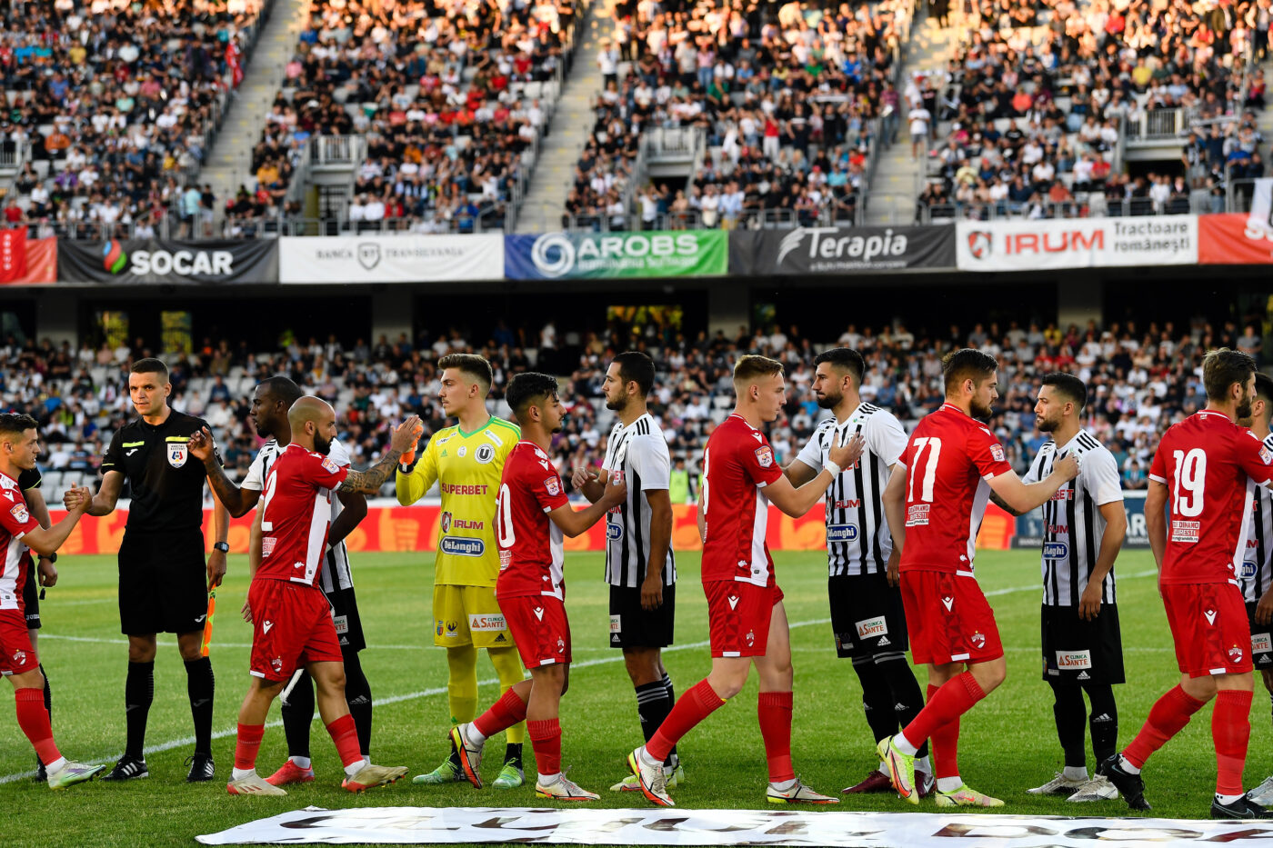 Dinamo București – U Cluj, Live Video Online, de la ora 21:00, în barajul de menținere / promovare în Liga 1 | Steliano Filip, doar rezervă în meciul care decide soarta „câinilor”! ECHIPELE DE START