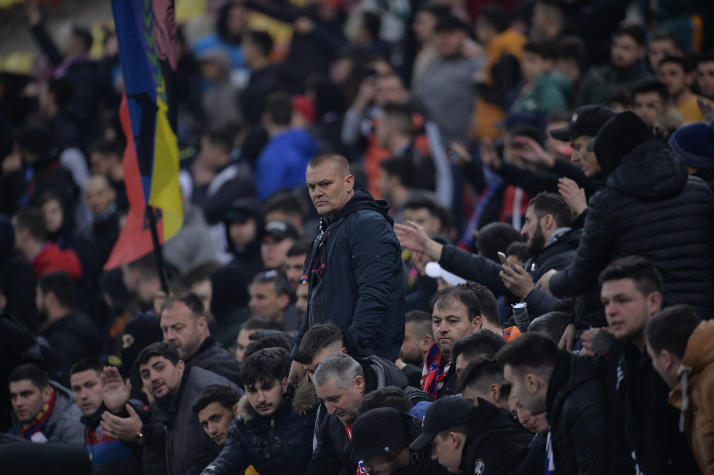 Ce au hotărât ultrașii lui FCSB după ce Dan Petrescu și-a trimis vedetele în vacanță. „Avem meci cu echipa arbitrilor!” Atac fără precedent la adresa campioanei României