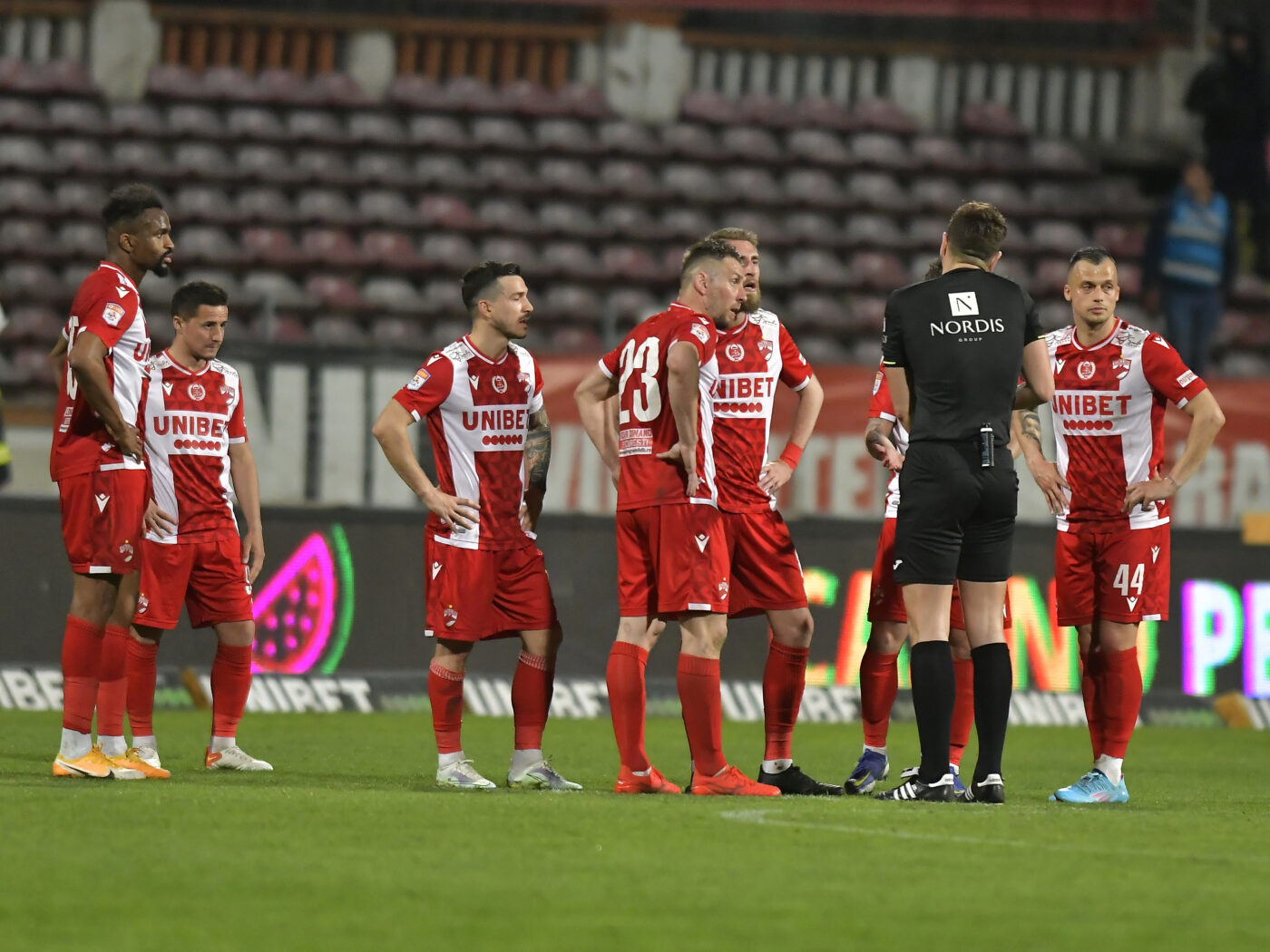 Dinamo a pierdut o piesă grea în meciul cu UTA! Atacantul poate rata meciurile de baraj