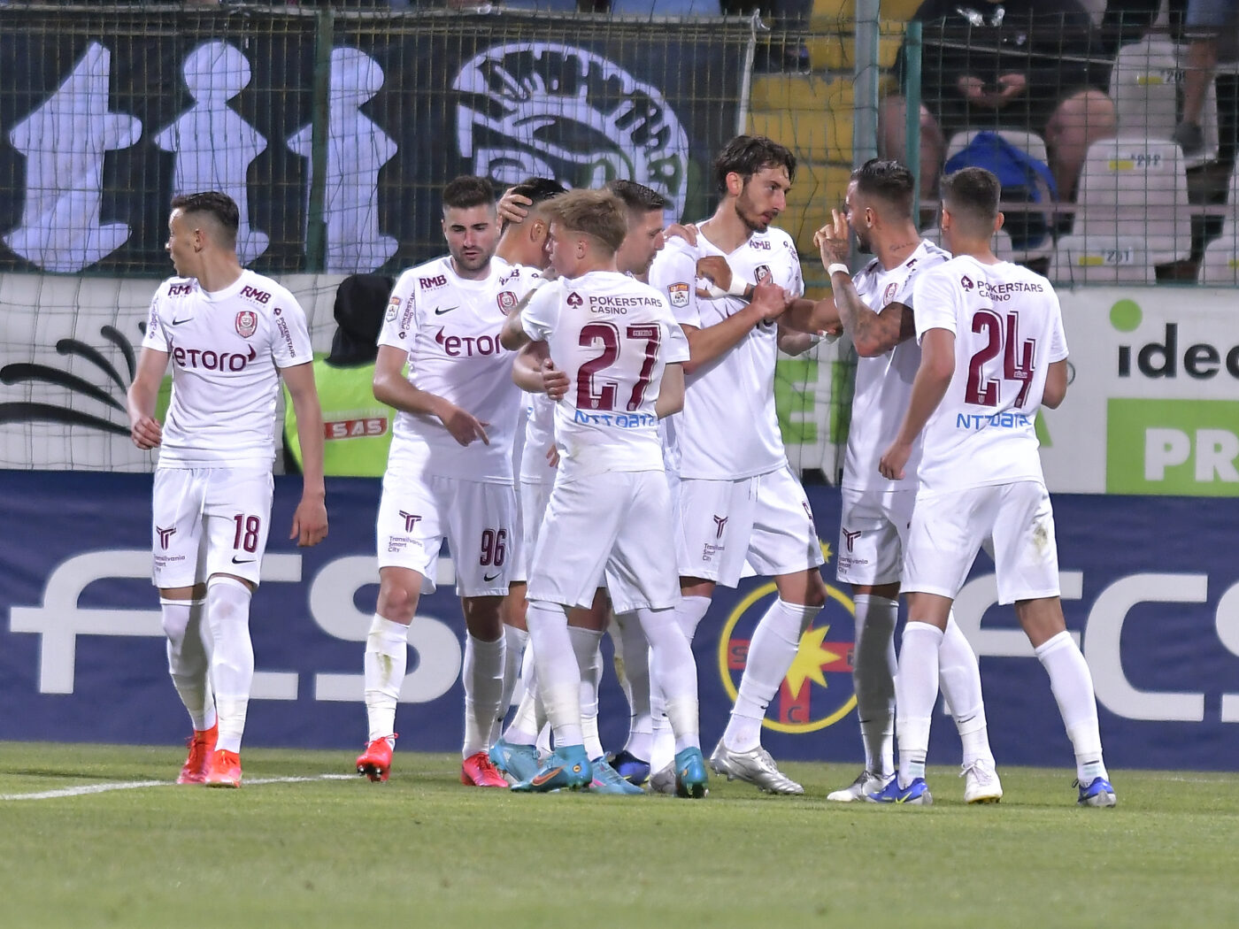 Fotbaliștii de la campioana CFR Cluj, neplătiți de mai bine de 3 luni! Anunțul lui Dan Petrescu