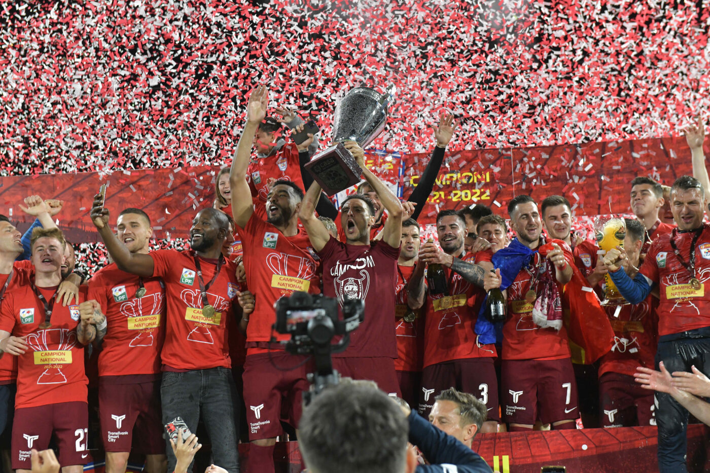 CFR Cluj, transfer definitiv: ardelenii au vândut fotbalistul care a ieșit de 4 ori campion în România! Câți bani va primi clubul lui Neluțu Varga