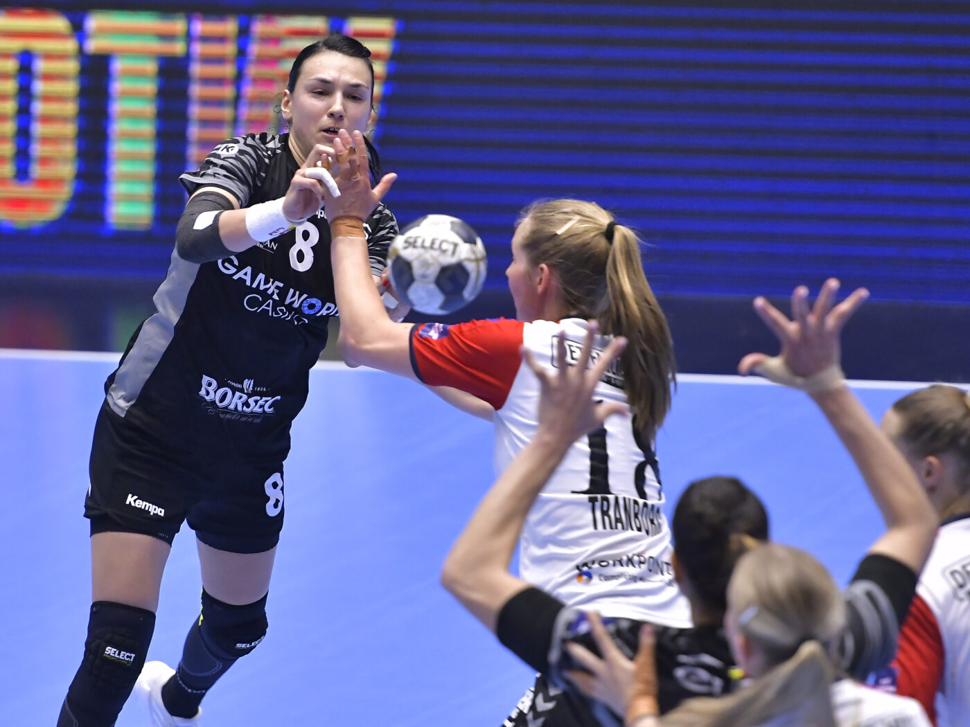 CSM București a scos la vânzare biletele pentru meciurile din Liga Campionilor! Care sunt prețurile pentru partida de duminică împotriva celor de la Krim Mercator Ljubljana