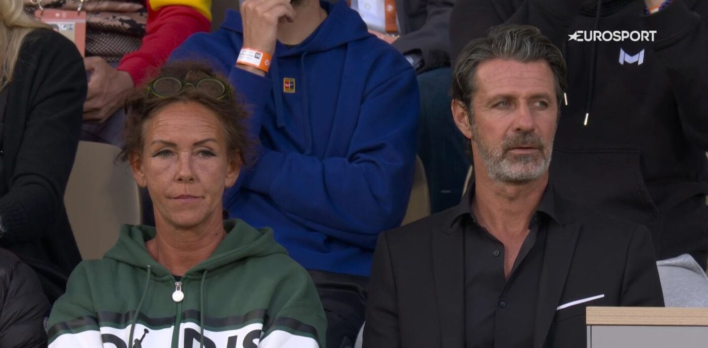 Scandal la Roland Garros! Patrick Mouratoglou, acuzat de lipsă de loialitate față de Simona Halep! În loja cui a fost surprins francezul după ce românca a părăsit turneul | FOTO