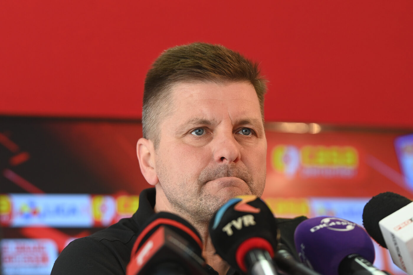 Dusan Uhrin nu e mulțumit de siglele propuse pentru Dinamo: „Nu am o favorită dintre cele cinci. Pot să fac și eu una!”