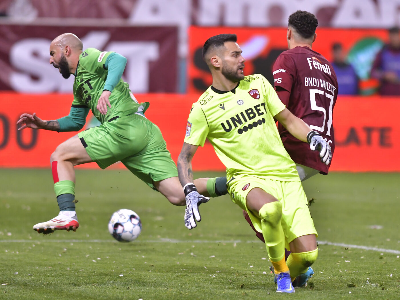 Prima reacție a lui Cristiano Figueiredo, după ce ar fi ajuns la un acord cu Universitatea Cluj înaintea barajului lui Dinamo: „Am semnat cu ei doar până la finalul sezonului!” | EXCLUSIV