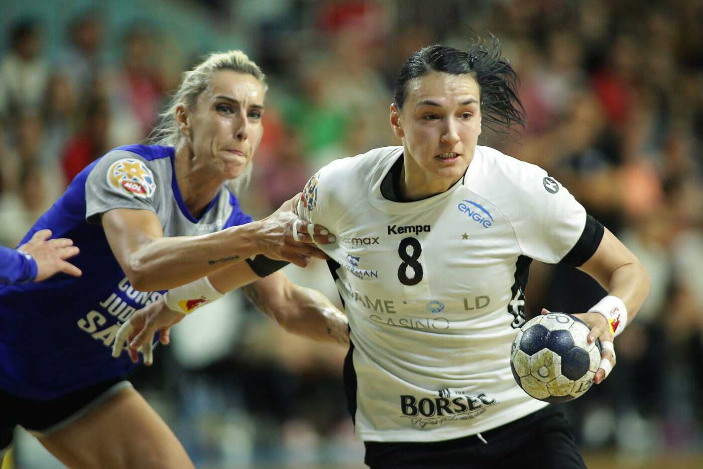 Scandal imens în handbalul feminin! Cristina Neagu, acuze de blat după victoria de la Zalău: „Cu noi vă dați viața, cu alții vă dați… la o parte! Oribil, jenant!”