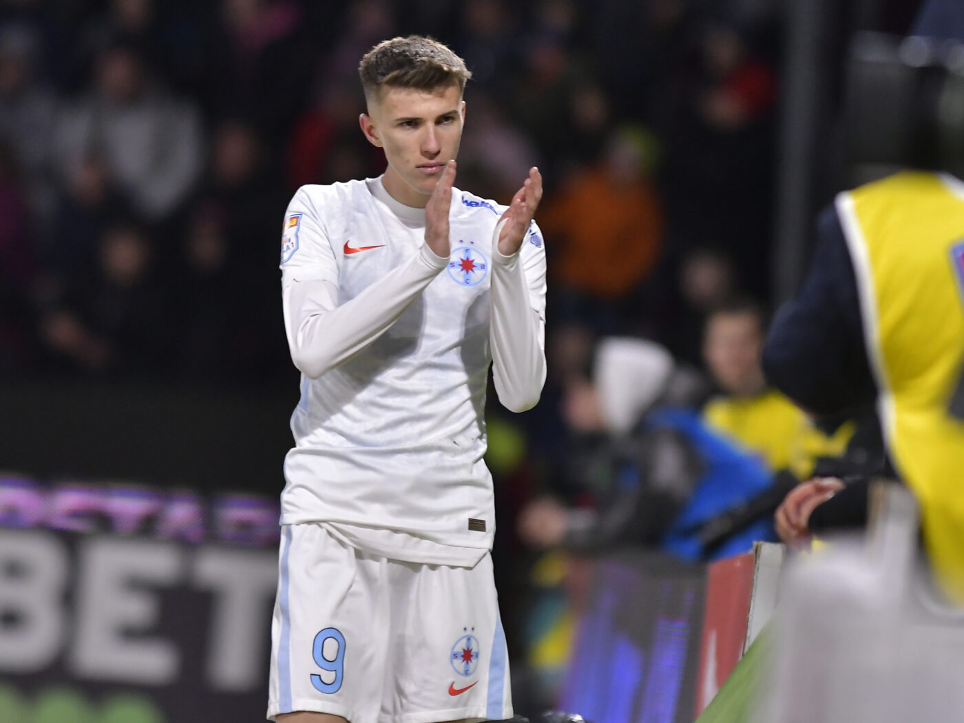 Octavian Popescu, tras cu picioarele pe pământ de un fost jucător de la FCSB: „L-am ridicat prea sus! Alții de vârsta lui joacă în campionate mai puternice”