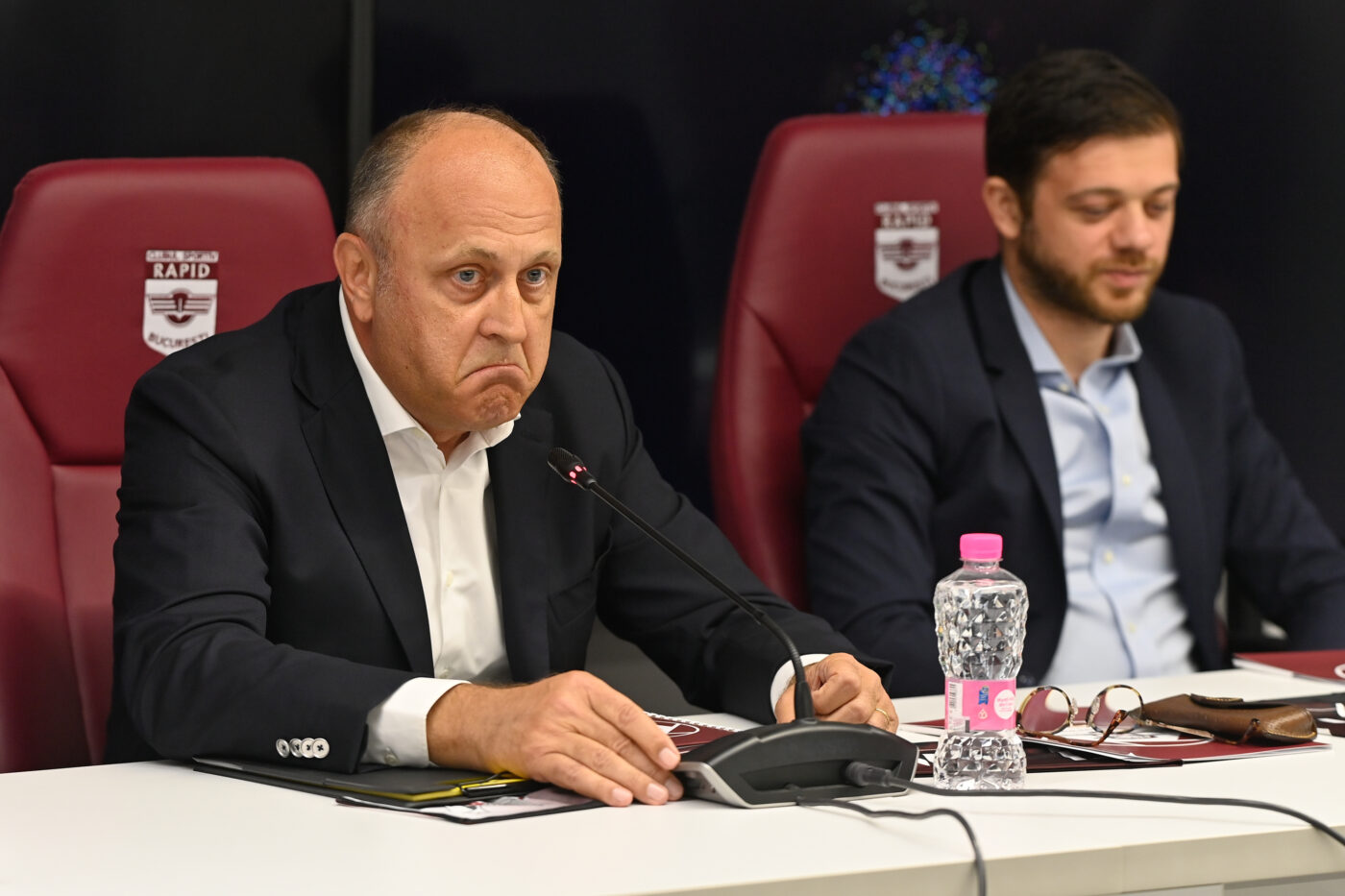 Planul pe care Dan Șucu și Victor Angelescu îl au la Rapid după ce clubul a primit interdicție la transferuri pentru o sumă din perioada lui George Copos! Ce se va întâmpla cu achizițiile giuleștenilor dacă TAS nu suspendă decizia FIFA | EXCLUSIV