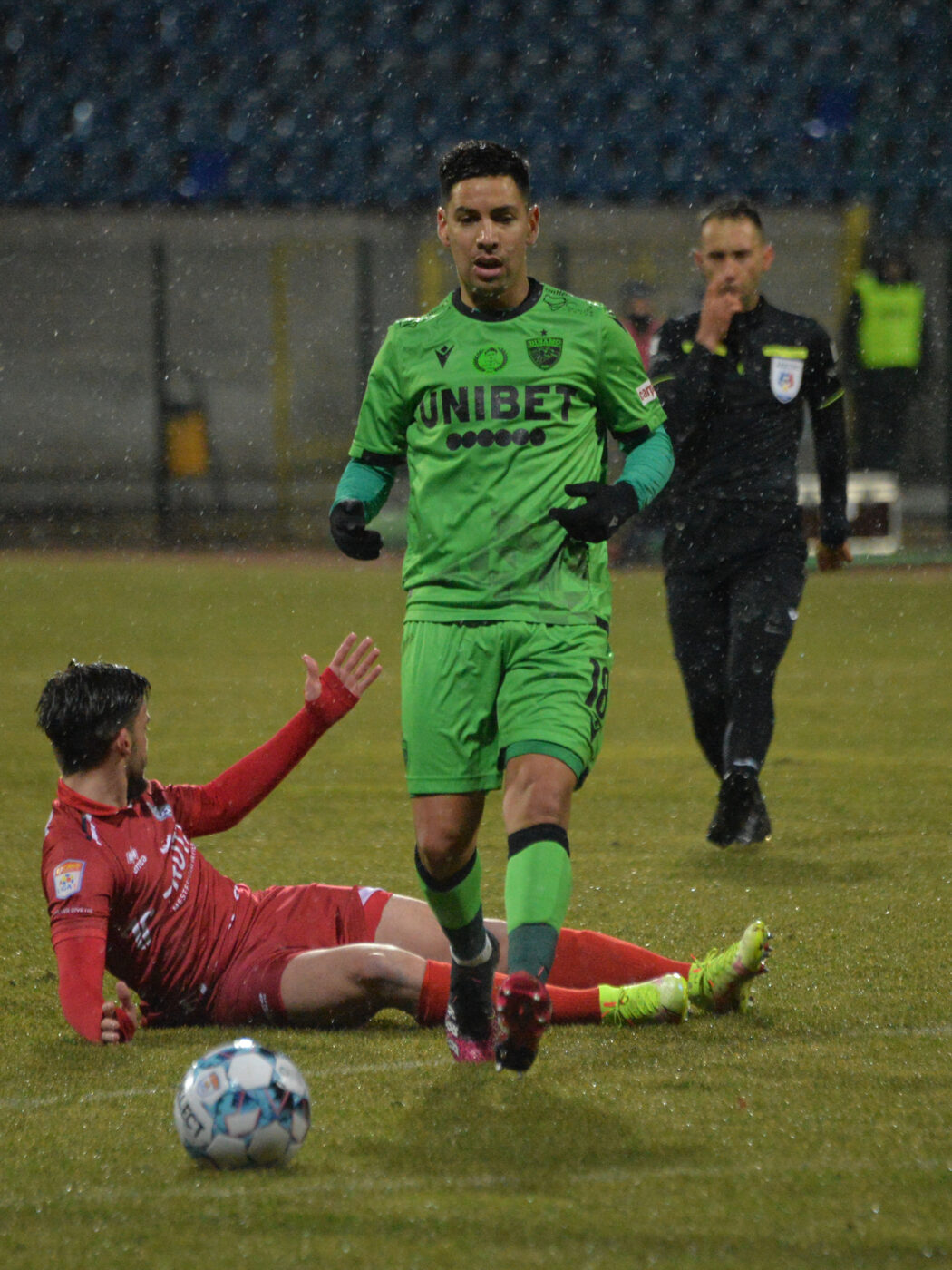 15 meciuri a jucat Rodriguez (în verde) pentru Dinamo, în acest sezon de Liga 1