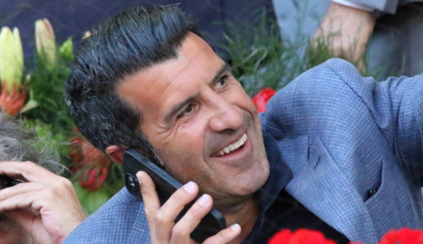 Luis Figo, în tribune la finala turneului de la Madrid! Cum a fost surprins în timp ce Carlos Alcaraz și Alexander Zverev disputau trofeul | GALERIE FOTO