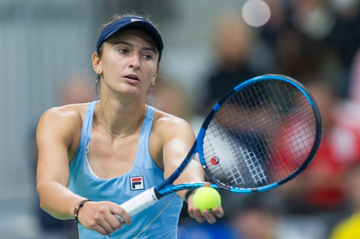 Irina Begu, afectată profund după ce a lovit copilul cu racheta, la Roland Garros: „Eu iubesc copiii! Am fost dezamăgită de mine”. Momentul a fost copleșitor pentru româncă: „Mi-am cerut scuze de foarte multe ori!”