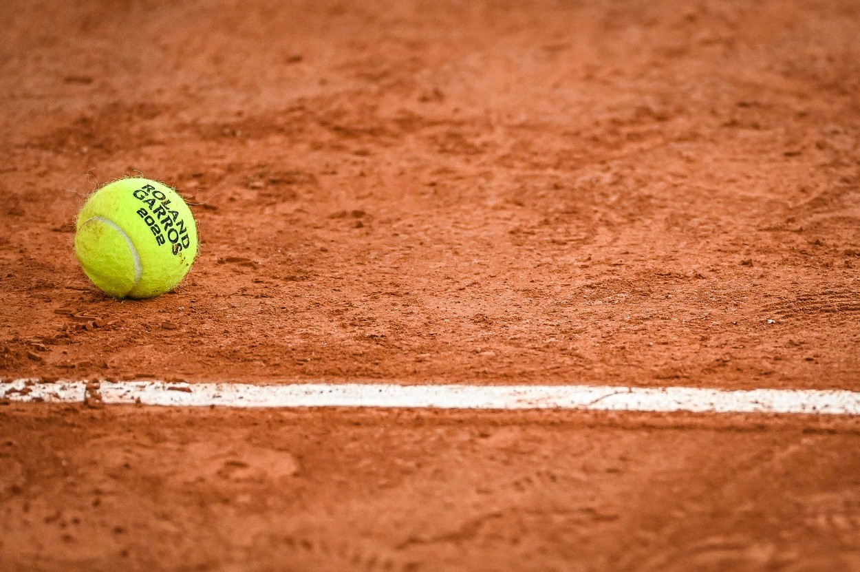 Suspiciuni de blat în calificări la Roland Garros! Un jucător de origine română, acuzat că a „trântit” meciul! Cum se apără