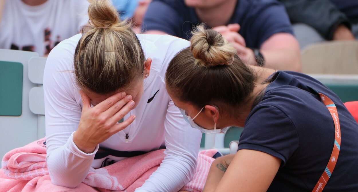 Simona Halep, prima reacție după retragerea din semifinale la Bad Homburg: „Când m-am trezit dimineață s-a întâmplat asta!” Ce a putut păți românca