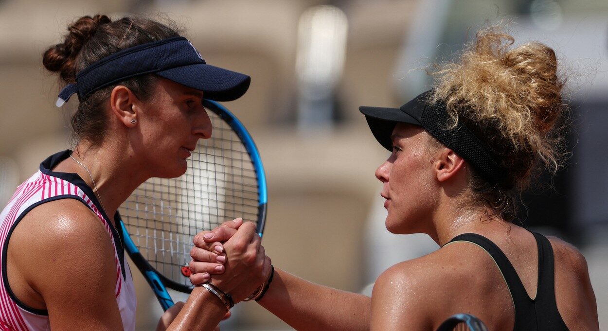 Irina Begu a rămas fără voce după calificarea în optimi la Roland Garros: „Nu e ușor!” Prima reacție a româncei