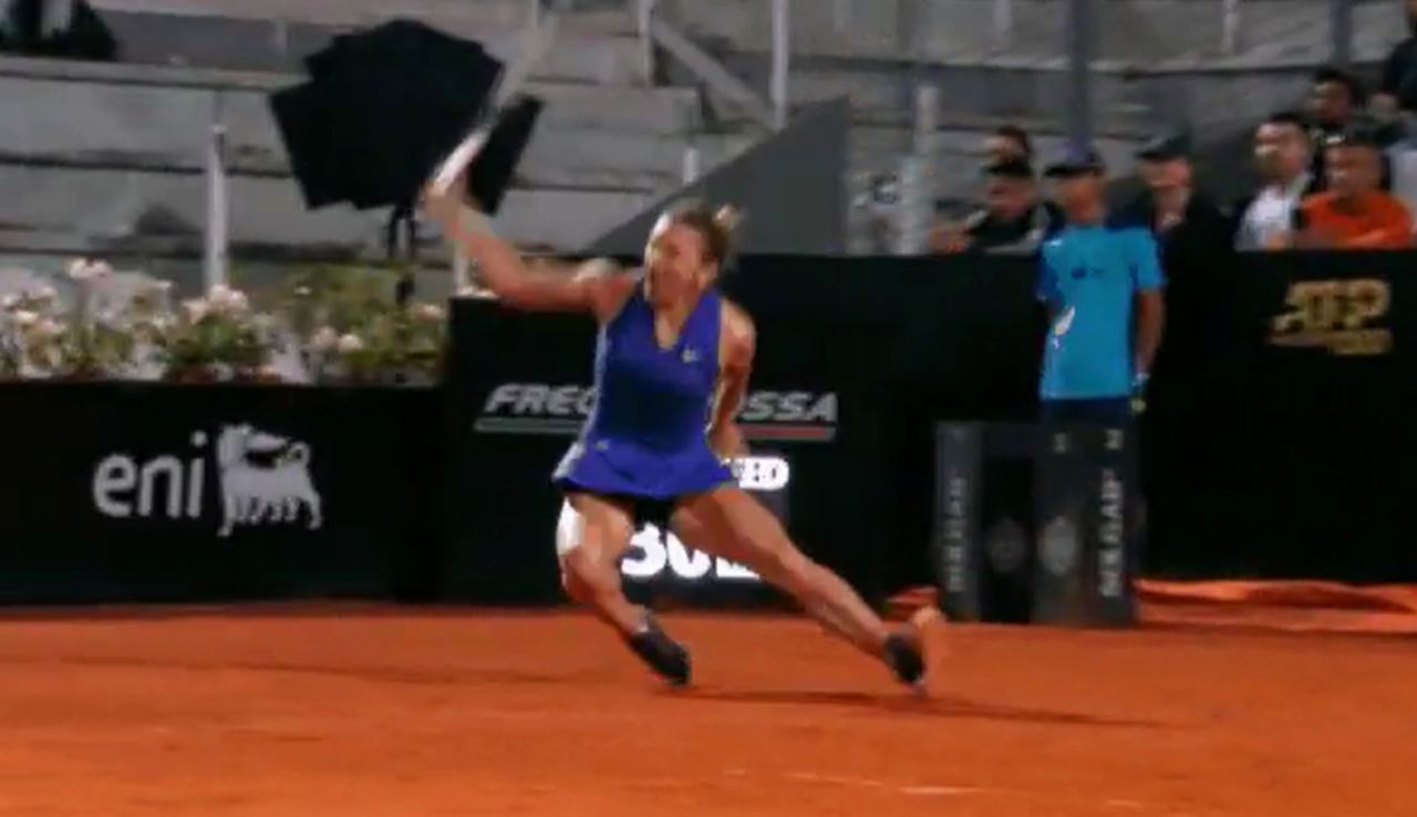 Durerea și-a spus cuvântul: primul lucru făcut de Simona Halep după meciul pierdut la Roma cu Danielle Collins! VIDEO