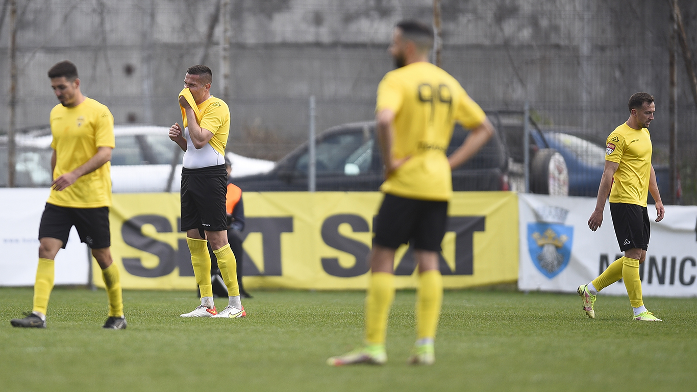 FC Brașov, depunctată de FRF! Clubul are și interzis la transferuri și risca să retrogradeze direct! ”Am încercat să ne înțelegem omenește. Nu ne-au băgat în seamă”