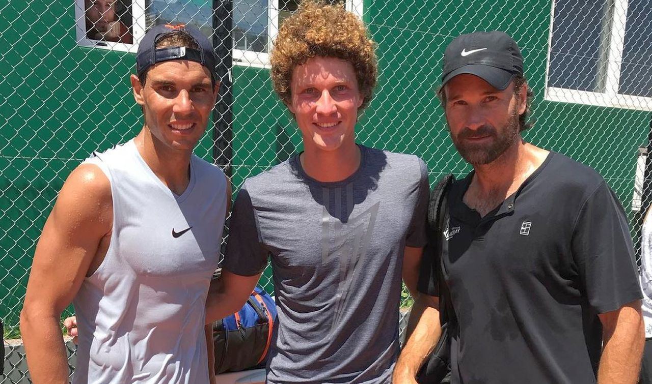 Lovitură dată de Simona Halep la Roland Garros! Cine e Vivien Cobo noul partener al româncei | EXCLUSIV