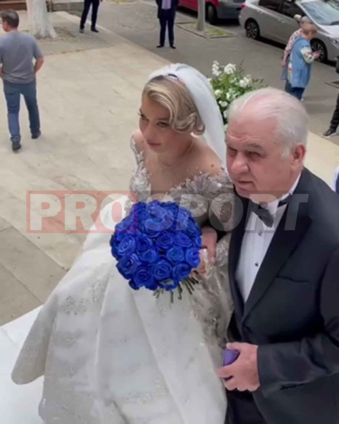 Mai emoționat ca la World Cup ’94, la penalty-urile cu Suedia: cum a apărut Anghel Iordănescu la nunta fiicei lui, pe care a condus-o ca pe o prințesă! FOTO EXCLUSIV