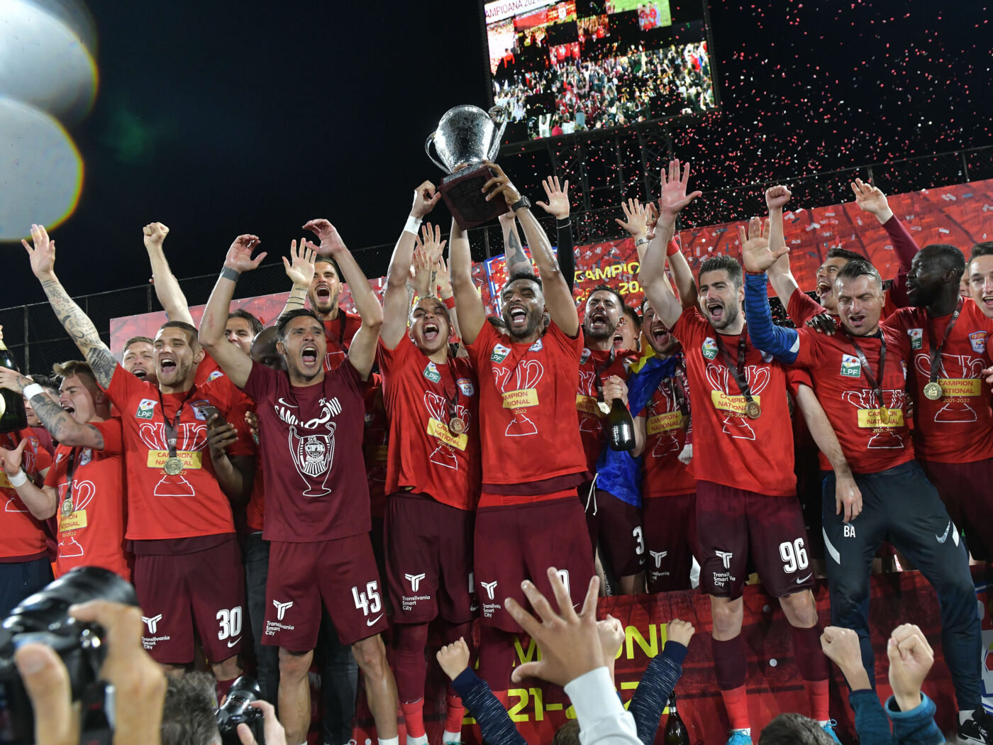CFR Cluj, aproape de un transfer bombă! Neluțu Varga poate încasa o sumă uriașă pentru un titular