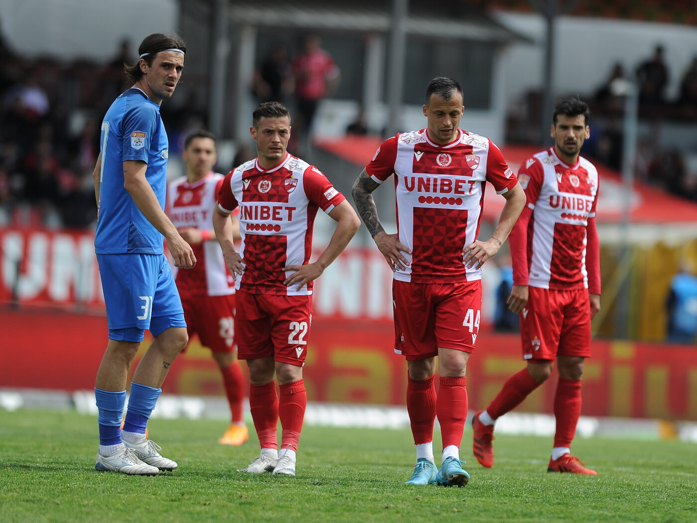 Situația lui Dinamo devine din ce în ce mai sumbră: viitorul titular din poarta „câinilor” locuiește în baza de la Săftica, din cauza problemelor financiare!