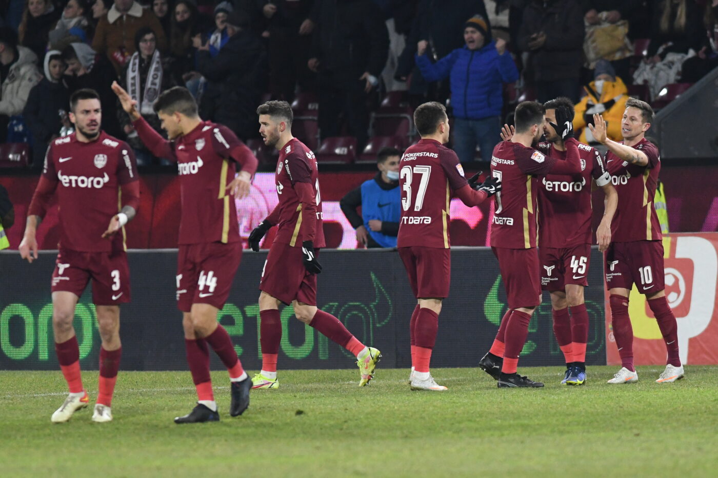 Transferurile bombă pe care le negociază CFR Cluj: un internațional camerunez și un fost internațional U20 senegalez, pe lista de Liga Campionilor a lui Neluțu Varga | EXCLUSIV