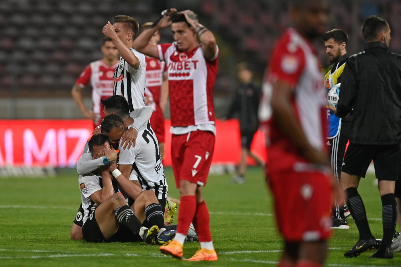 Dinamoviștii au viață grea după ce au pierdut barajul cu U Cluj