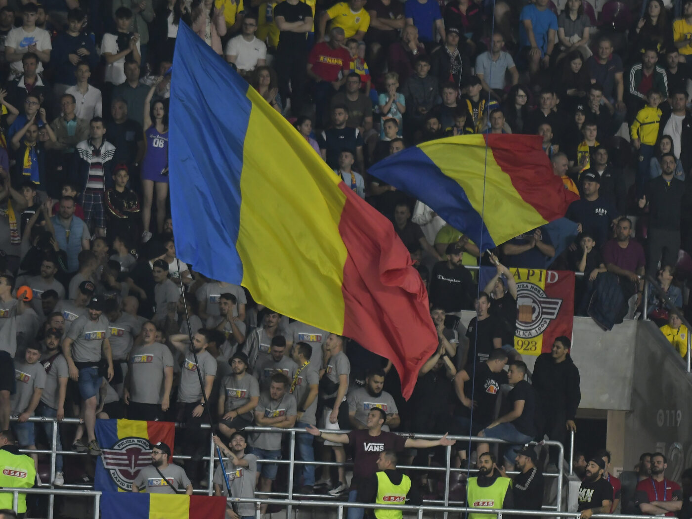 Gică Hagi, fascinat de atmosfera făcută în Giulești la meciul României cu Finlanda: „Suporterii au fost fenomenali, fantastici! Să găsim un nou Mutu!” Ce a zis de Ianis Hagi | VIDEO