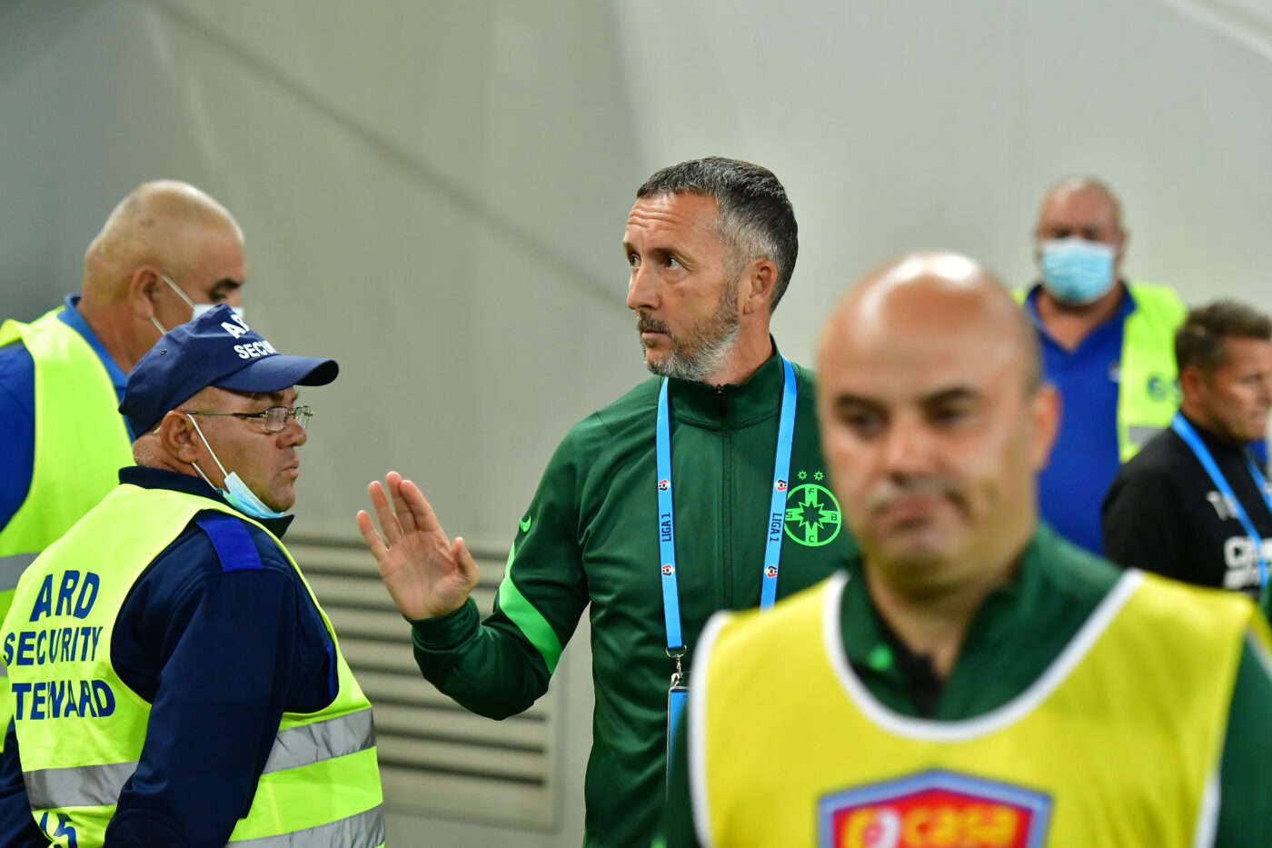 Ce i-a spus un fotbalist de la FCSB lui Meme Stoica la pauza meciului cu West Ham și cum îl pune la punct oficialul roș-albaștrilor: „Îți cam dai seama că nu ești de nivelul lui”