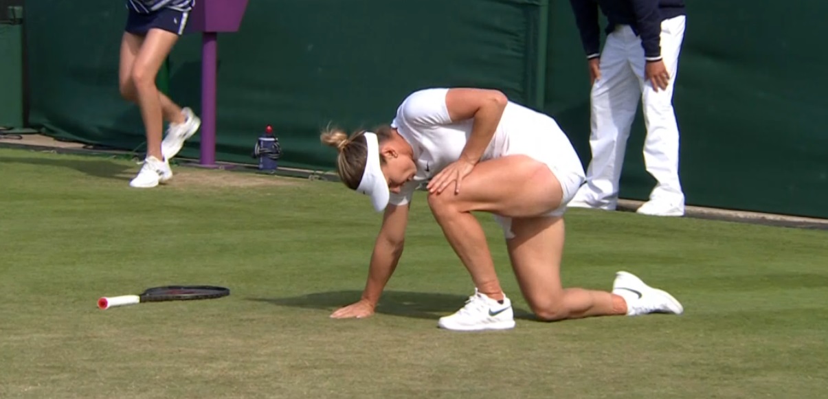 Organizatorii de la Wimbledon, acuzați că o sabotează pe Simona Halep: „Nici dacă ajunge în finală nu o vor lăsa pe Central!” Românca, nevoită să joace al treilea meci consecutiv pe un teren secundar