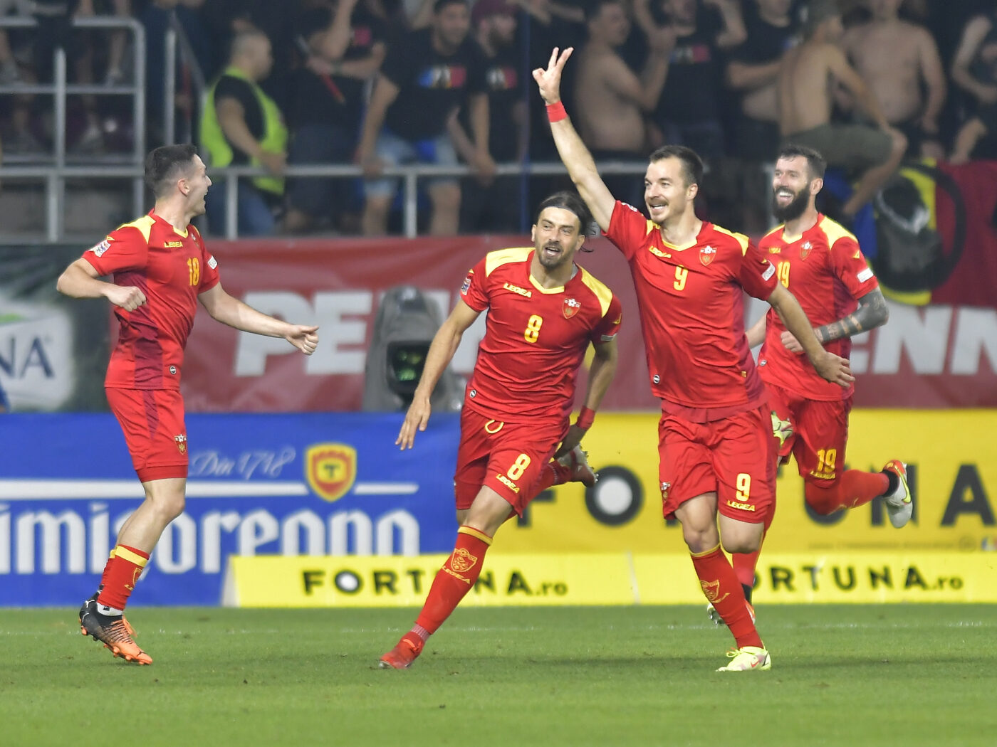 În ce hal a ajuns naționala României! Cine este anonimul Stefan Mugosa, care a făcut meciul carierei la București și a reușit probabil singurul hat-trick pentru Muntenegru  | SPECIAL